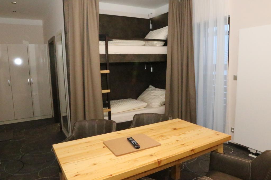 Apartment Hotel Orion Абертами Екстер'єр фото